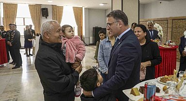 Van'da resmi bayramlaşma