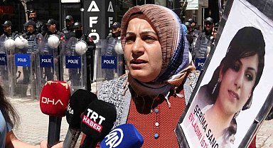 Vanlı anne: "Van Büyükşehir Belediyesinin önünde evlat nöbeti tutacağım"