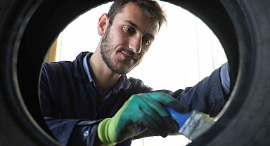 Yasak kalkınca vatandaşlar oto lastikçilerde yoğunluk oluşturdu