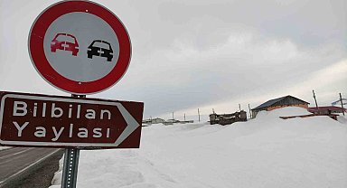 Yayla evleri kar altında