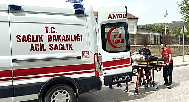 Yeni aldığı motosikletiyle çıktığı trafikte kaza yaptı, yaralandı