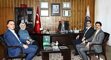 Yeşilay ve Kızılay'dan Rektör Çomaklı'ya ziyaret