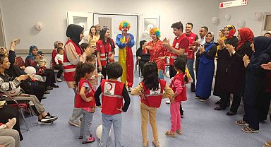 Yeşilyurt Kızılay Şubesi, Küçük misafirlere moral oldu