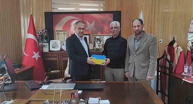 Yetim çocuk, biriktirdiği paraları yetim çocuklara bağışladı