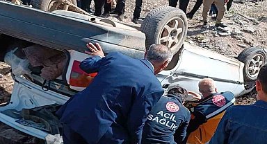 Yüksekova'da otomobil devrildi: 9 yaralı