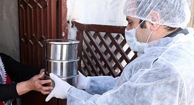 1 yılda 382 bin 985 kişiye yardım eli uzandı