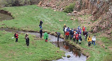 18 kilometrelik yürüyüşte yağmur çamur dinlemediler