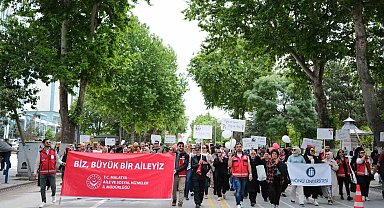 'Ailemiz İstikbalimiz' temalı kortej yürüyüşü gerçekleştirildi