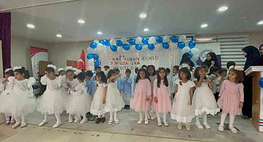 4 yaşındaki minik öğrenciler Kur'an okumaya geçti