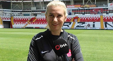 A Milli Kadın Futbol Takımı, Erzincanlıların desteğiyle Azerbaycan'ı yenmek istiyor