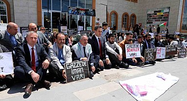 Ağrı'da Gazze'ye destek oturma eylemine Milli Eğitim Müdürü Kökrek destek verdi