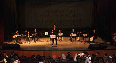 Ahlat'ta Türk halk müziği konseri ilgi gördü