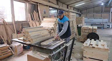 Ahşap İmalat Atölyesi kent mobilyaları üretimine devam ediyor