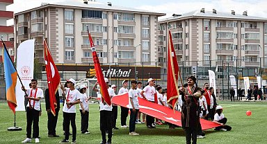 Ardahan'da 19 Mayıs coşkuyla kutlandı