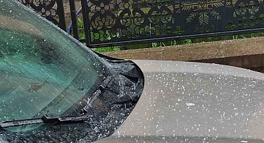 Ardahan'da dolu yağışı sonrası kent beyaza büründü