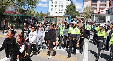 Ardahan'da trafik farkındalığı etkinliği