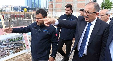 Bakan Özhaseki Malatya'da çarşı projesini inceledi