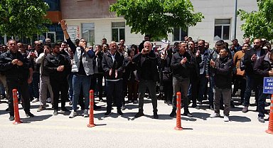 Belediyelerden çıkarılan işçilerden 'düdüklü' eylem