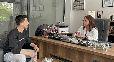 Bitlis'in tek kadın gayrimenkul danışmanı başarı takdir topluyor