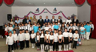 Çatak'ta minik öğrencilerin okuma bayramı