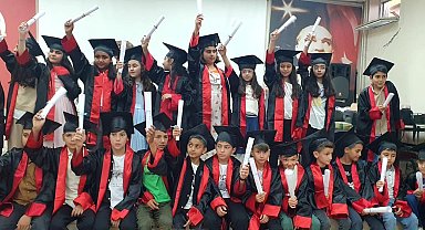 Çemişgezek'te ilkokul öğrencilerinin mezuniyet coşkusu