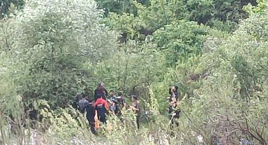 Dağda ot toplarken düşerek dere kenarına yuvarlanan kadın için ekipler seferber oldu