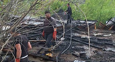 Derebaşı köyünde ev ve odunluk yandı