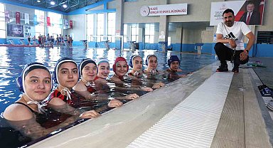 Elazığ Gençlik ve Spor Kulübü sutopu takımı, altyapı yetenekleriyle zirvede
