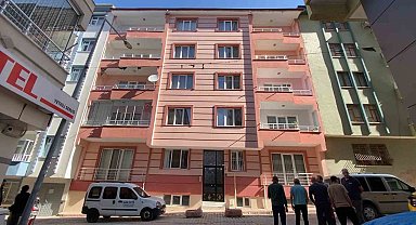 Elazığ'da 4. kattan park halindeki otomobilin üzerine düşen kadın hayatını kaybetti