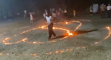 Elazığ'da çılgın davulcudan ateşli şov