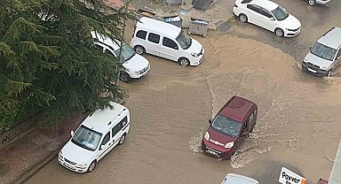 Elazığ'da dolu ve sağanak hayatı felç etti