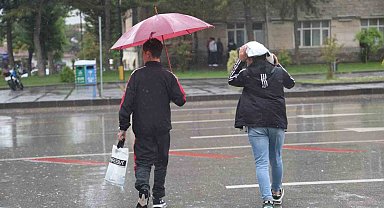 Elazığ'da sağanak yağış etkili oldu