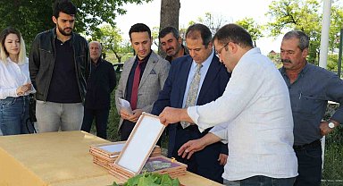 Elazığ'da üreticilere ipek böceği larvası dağıtıldı