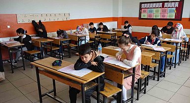 Erciş'te 'Kitap Kurdu Yarışması