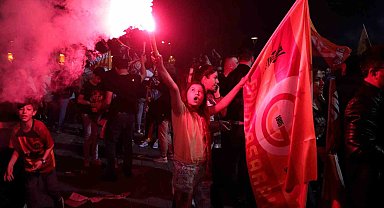 Erzincan'da Galatasaray taraftarları meydanı panayır alanına çevirdi