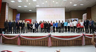 Erzincan'da "19 Mayıs'ta 19 Başarılı Genç" isimli söyleşi programı düzenlendi