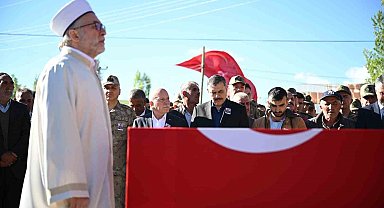 Erzurum şehidine ağladı