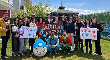 ETÜ'lü gençler çocuklarla çocuk oldu