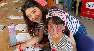 ETÜ'lü Gençler Deprem Bölgesindeki Çocuklarla Kucaklaştı