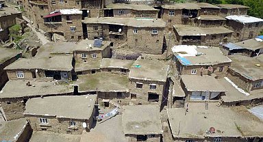 Hizan'ın taş evlerden oluşan köylerine gezgin ve fotoğrafçılardan yoğun ilgi