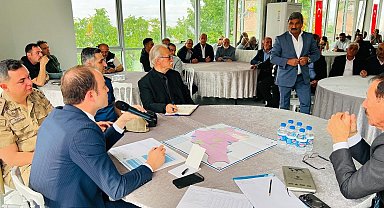 İliç'te muhtarlarla toplantı yapıldı