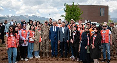 Jandarmadan üniversitede fidan dikimi etkinliği