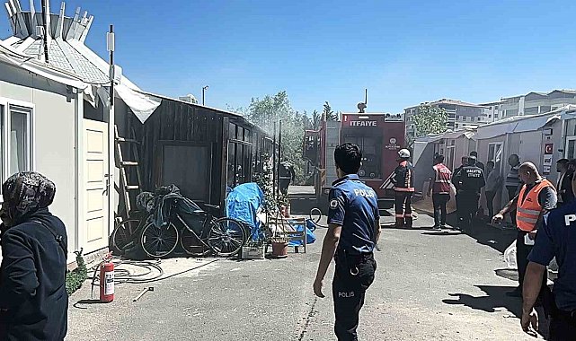 Konteyner yangını büyümeden kontrol altına alındı
