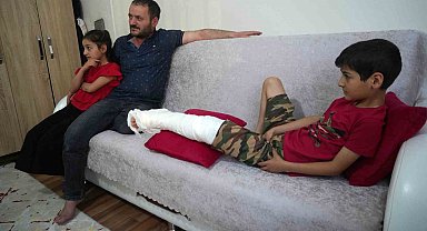 Köpeğin saldırdığı çocuk duvardan atlayarak bacağını kırdı