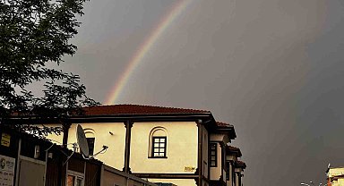 Malatya'da yağmur sonrası çıkan gökkuşağı görenleri mest etti