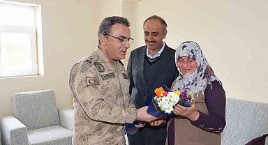 Necip Paşa'dan şehit annelerini ziyaret