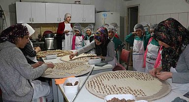 Öğrenciler unlu mamul üretim tesisini gezdi