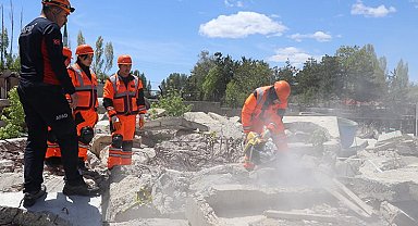 Olası deprem için yerinde eğitim aldılar