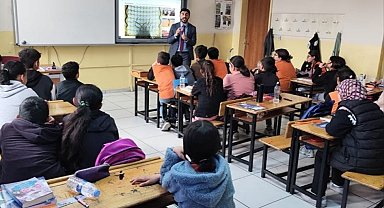 Özalp'te öğrencilere "Ariflerin Satrancı" oyununu tanıtıldı