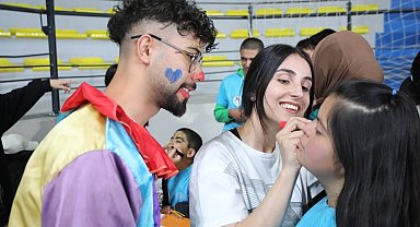 Prof. Dr. Karabulut: "Asıl engelli fiziksel olanlar değil, düşünce dünyasındaki engelleri aşamayanlardır"